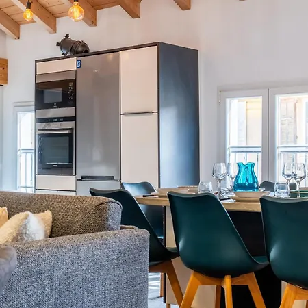 Spacious Duplex In The Heart Of Lejlighed